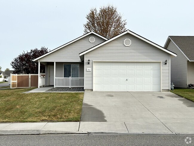 Building Photo - Welcome to Your New Home in West Pasco!
