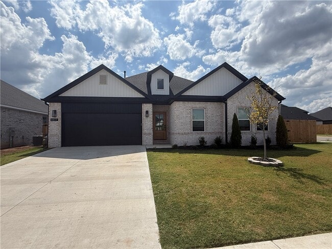 Building Photo - 6807 SW High Meadow Blvd