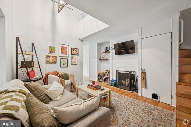 Building Photo - 927 N Hancock St Unit B Rental