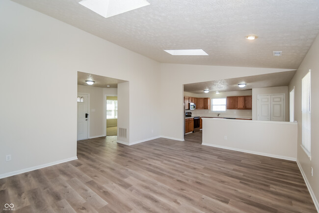Photo - 6257 Cooper Pointe Dr House