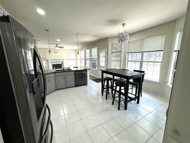 Photo - 8807 Splitarrow Dr