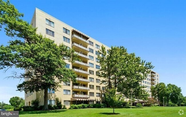 Building Photo - 6641 Wakefield Dr Unit 601 Rental