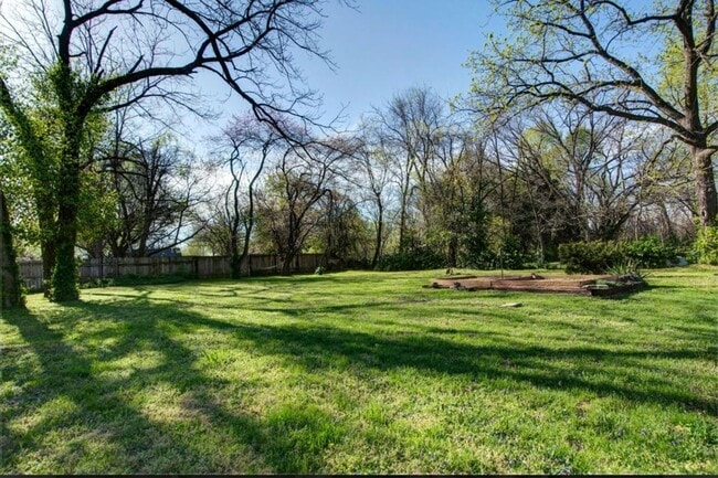 Photo - 2 bed 1 bath 792 sqft