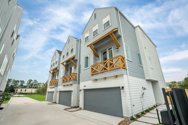 Photo - 3905 B Pinemont Dr