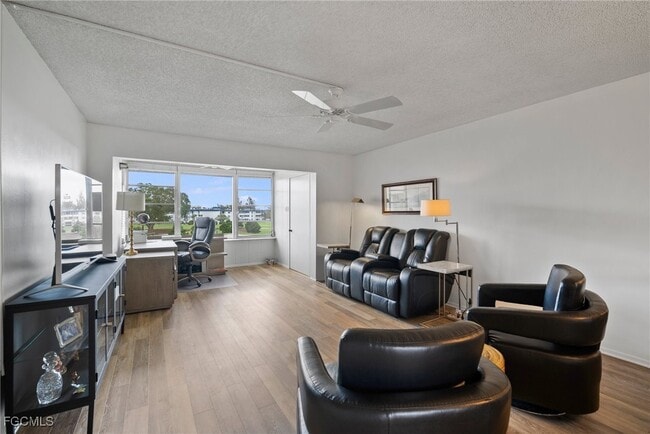 Photo - 6102 Augusta Dr Unit 302