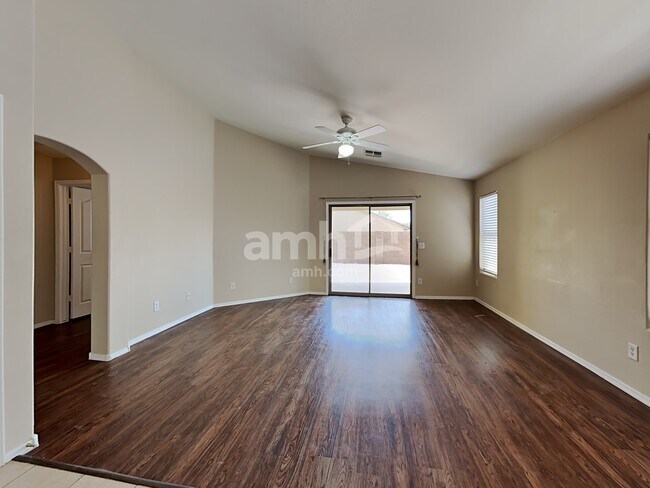 Photo - 417 W Dexter Way