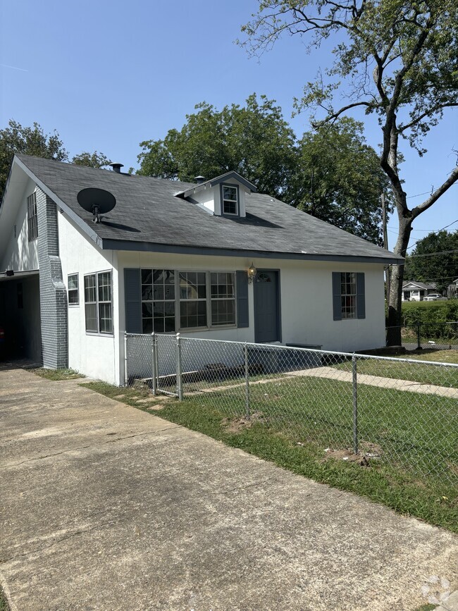 Building Photo - 1015 Hobson Ave Rental