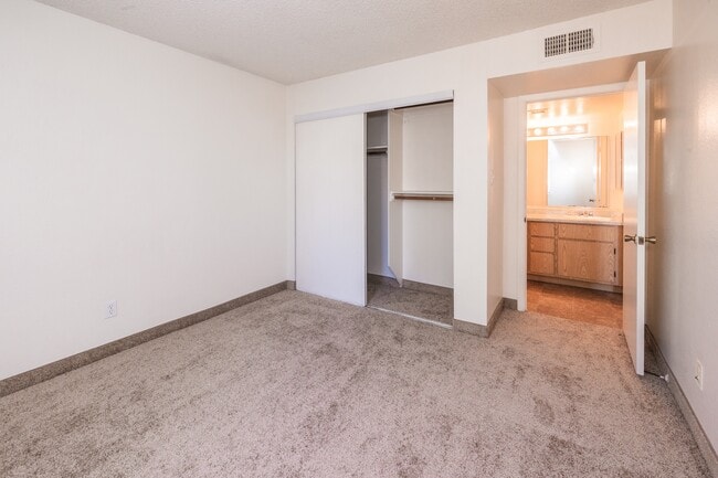 Boulder Creek Apartments
