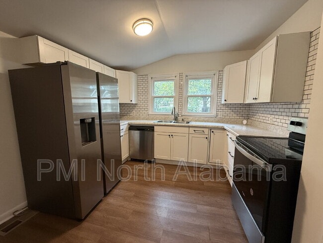 Photo - 2024 1st St SW