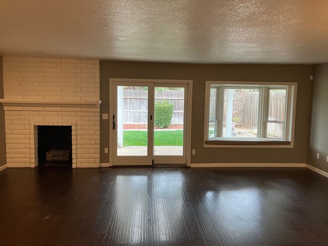 Photo - 809 Lindsay Dr