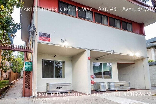 Building Photo - 1713 Martin Luther King Jr Way Unit Apt. #B - Avail 8/1/2026