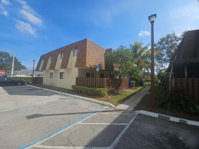 Photo - 253 San Remo Blvd