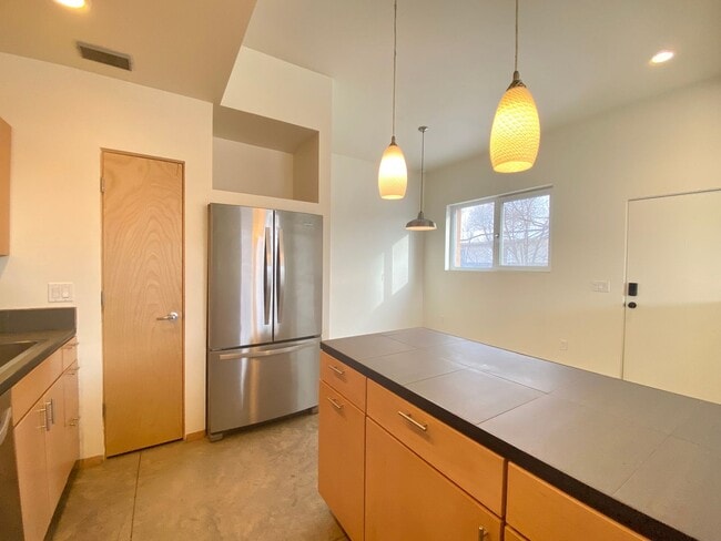 Photo - 925 Dunlap St