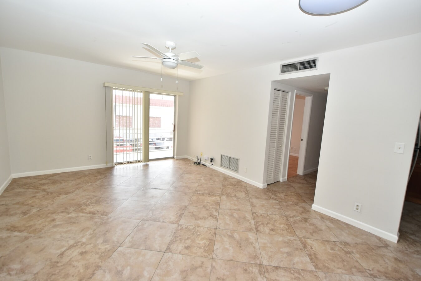 Photo - 3550 NW 8th Ave Unidad 312