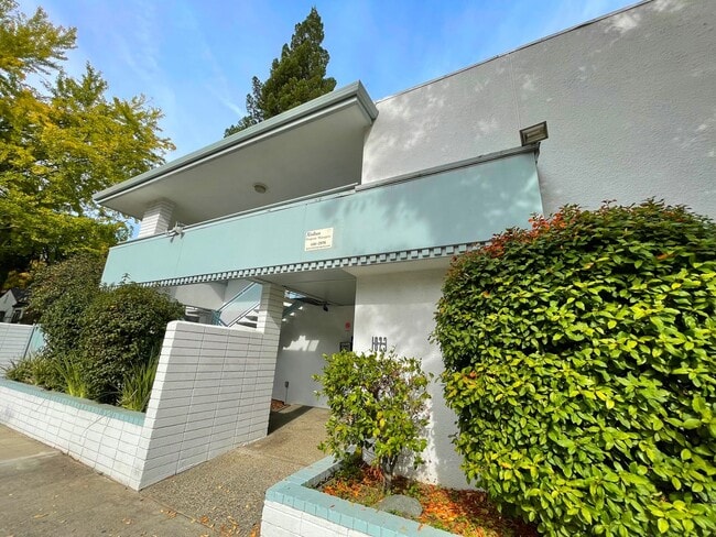 1823 H Street