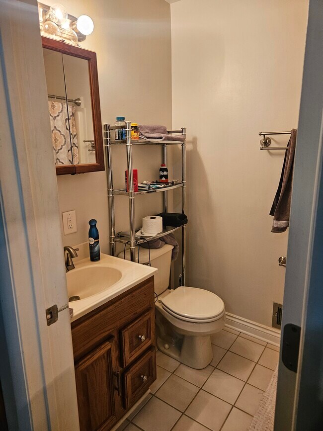 Photo - 102 Spring St Unidad #2