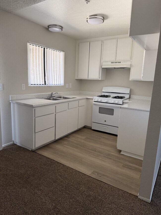 Las Palmas Apartments