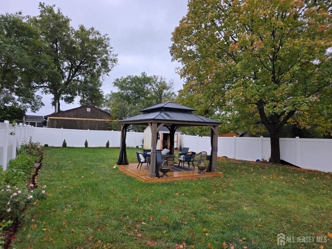Photo - 424 Remsen Ave