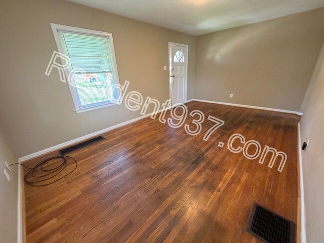 Photo - 3 Bed 1 Bath Home
