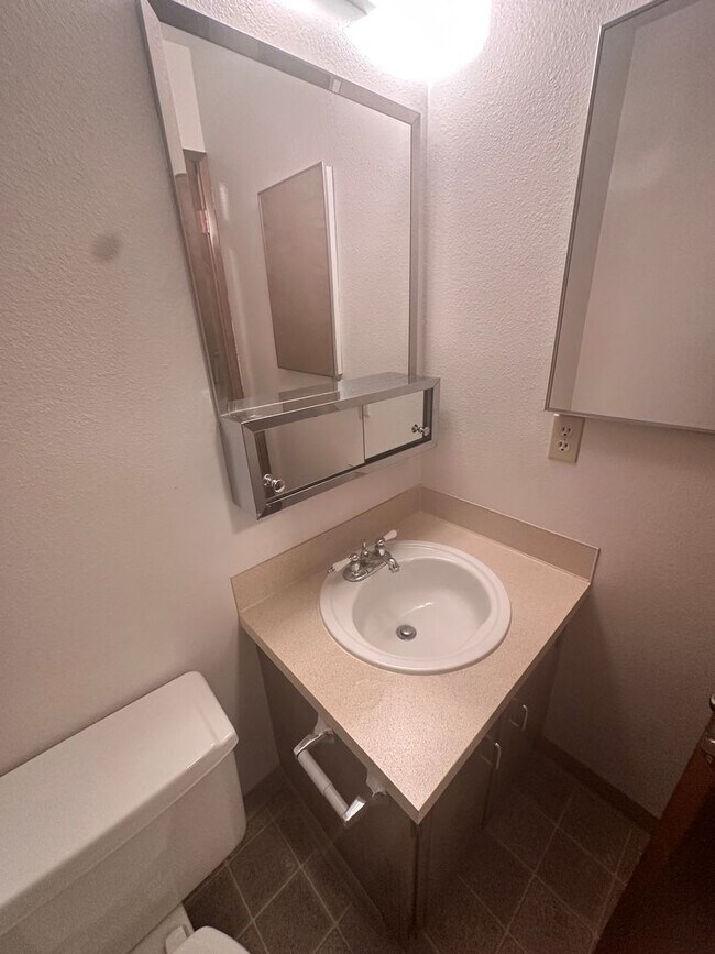 Photo - Olympic Vue Apartments Unit 1013 3