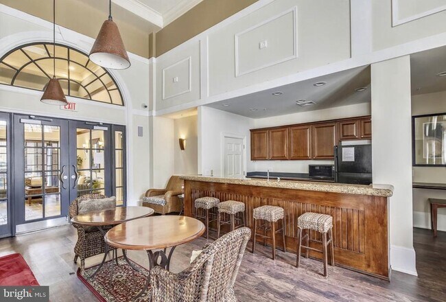 Photo - 2465 Army Navy Dr Unit 1-405