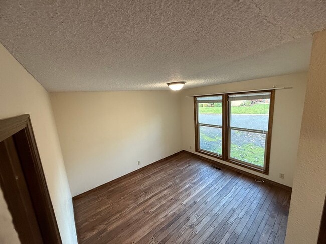 Photo - 1150 NW Sunnywood Ct