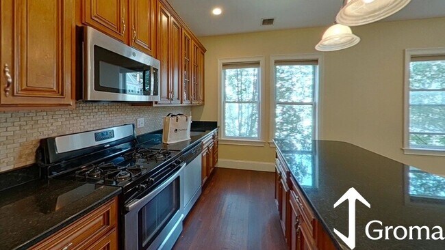 Photo - 28 Fisher Ave Unit 3