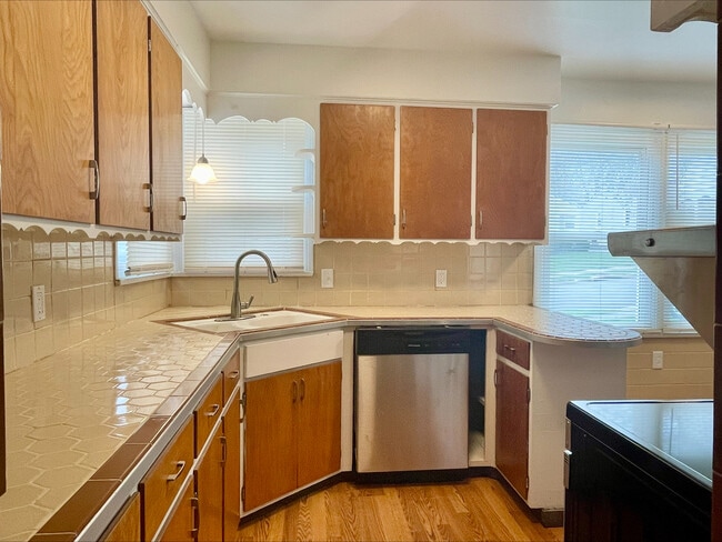 Photo - 34 Clinton Ave