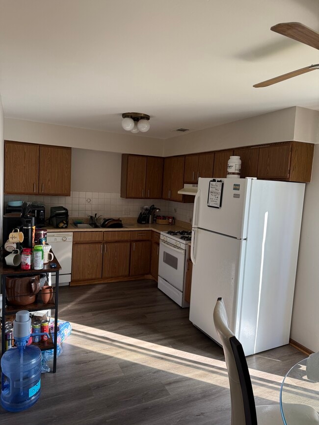 Kitchen - 440 Echo Ln Unit A