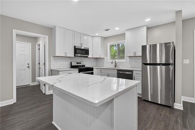 Photo - 1540 Spender Dr