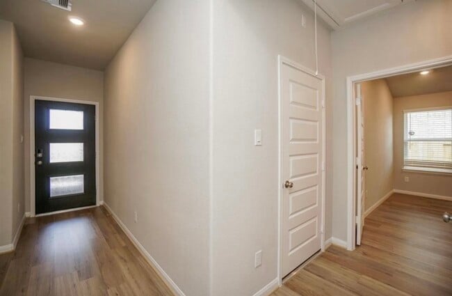 Building Photo - 21607 Blue Sapphire Ct