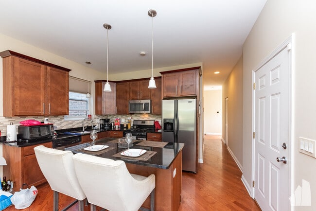 Photo - 2535 W Flournoy St Unidad 2