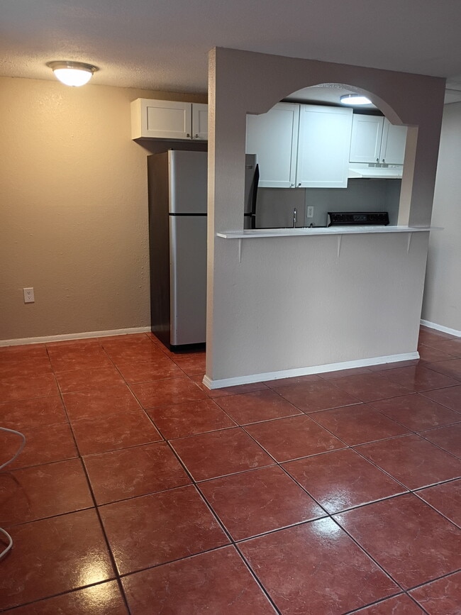 Building Photo - 9409 Eastfield Rd Unit B