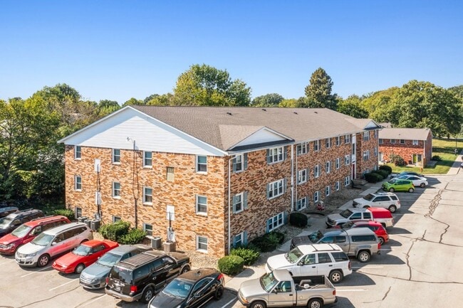 Building Photo - Cozy 1-Bedroom, 1-Bathroom Apartment easy drive to Honda
