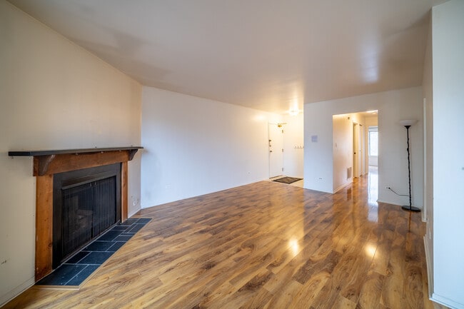 Photo - 7020 Barrington Ct Unit 203