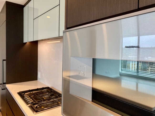 188 Bellevue Way NE Unit 605
