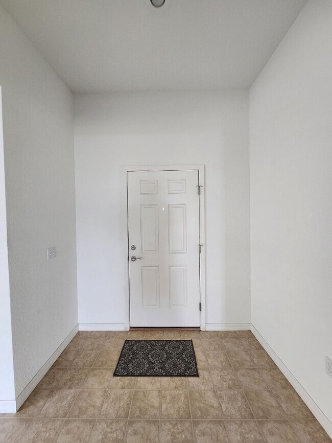 Photo - Gorgeous 4-Bedroom Lakefront!!