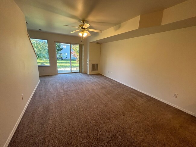 Photo - Spacious 2 Bed, 1.5 Bath in CDA!
