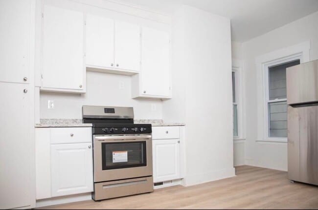 Photo - 185 Butler St