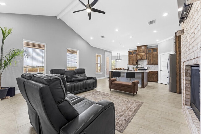 1001 Sparhawk Dr
