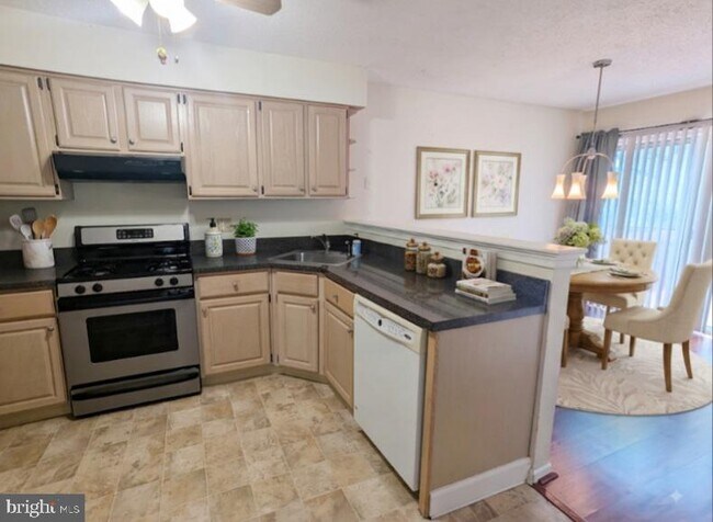 1402 Tristram Cir
