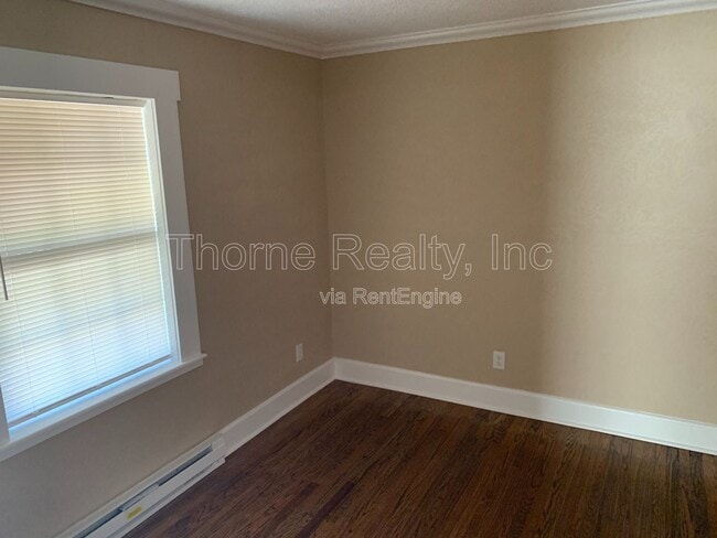 Photo - 813 Clark St