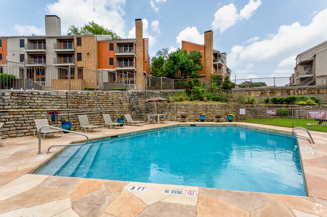 Swimming Pool - Serena Vista