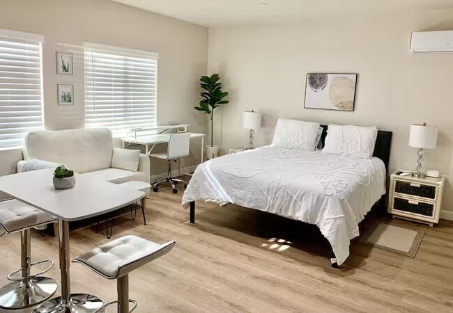 Photo - 3087 Channel Dr Unit Studio A