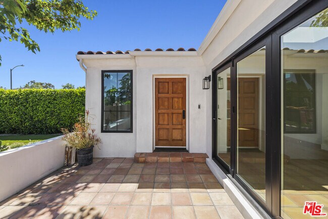 Photo - 11151 Hortense St