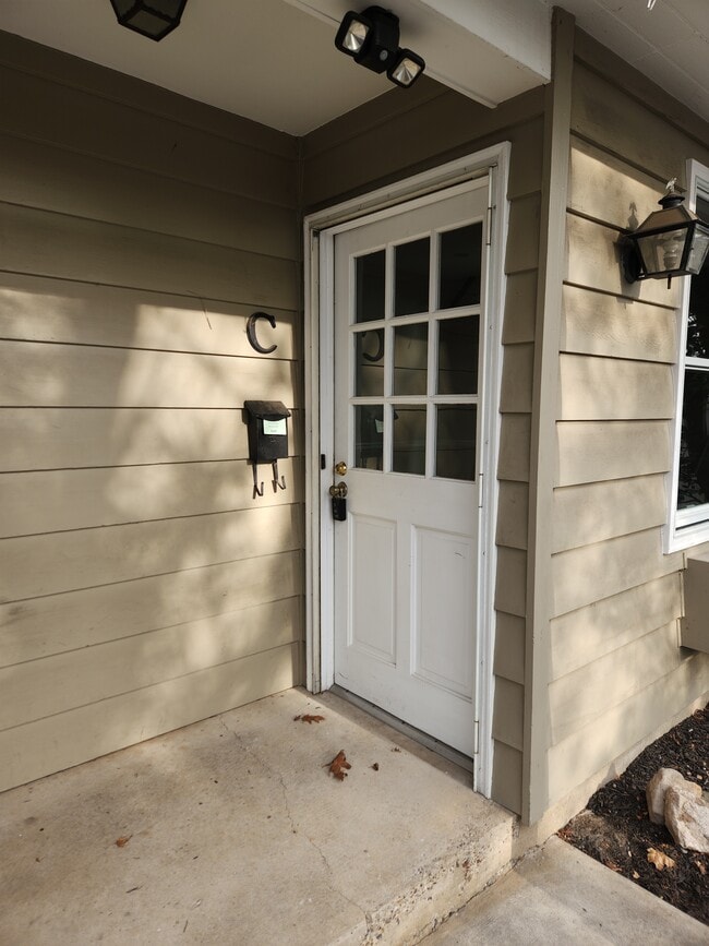 Photo - 61 W Oakland Ave Unit Apt. C