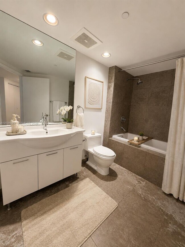 Photo - 475 Brickell Ave Unidad 3908