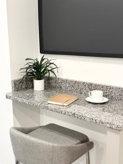 Photo - 585 Essex St Unidad 625