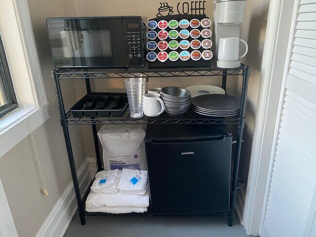 Photo - 4840 Lexington Ave