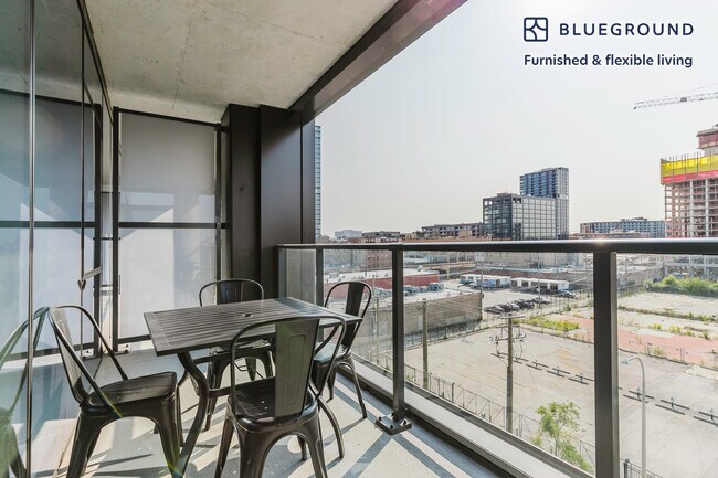 Photo - 225 N Elizabeth St Unit FL5-ID1096